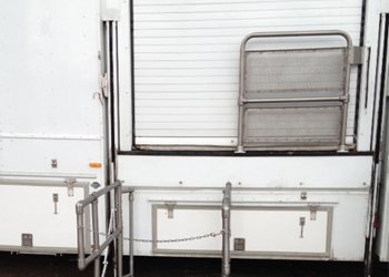 Mobile dental trailer